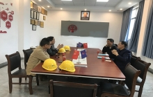 潼關(guān)客戶來(lái)廠參觀礦用電機(jī)車生產(chǎn)流程