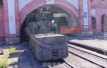 7噸架線式湘潭電機車現(xiàn)場視頻